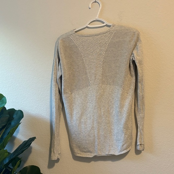 Lululemon Still Movement Gray V-Neck Sweater - Picture 4 of 4